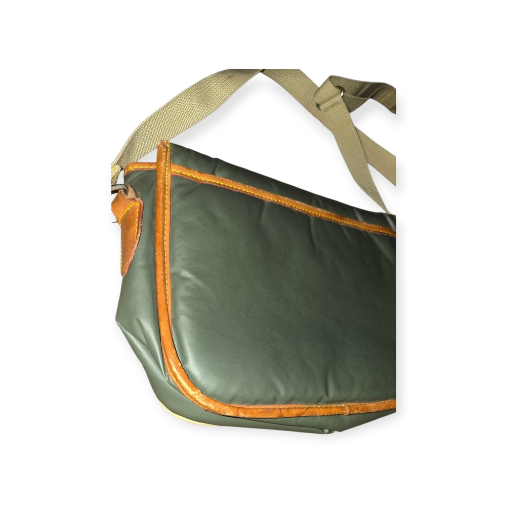 Vintage Hunting World Olive and Tan Crossbody Bag - Picture 7 of 9
